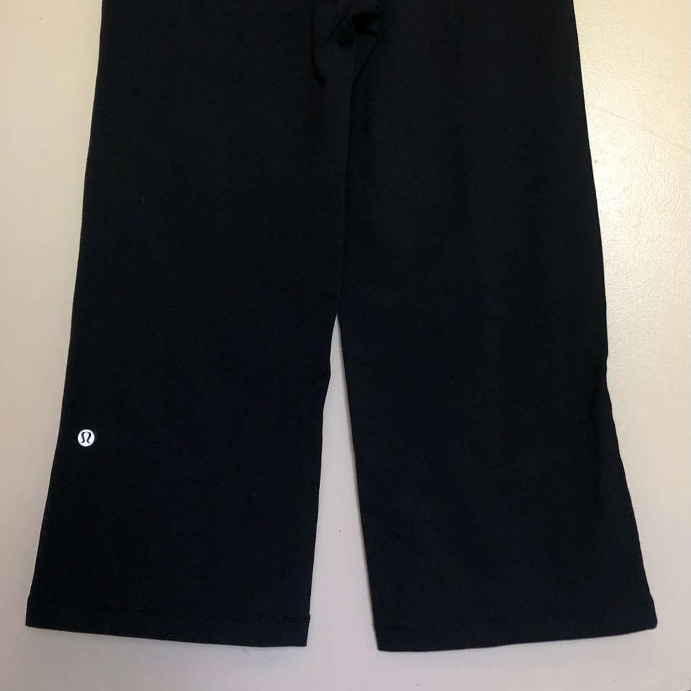 LULULEMON | relaxed fit crop - Picture 2 of 7